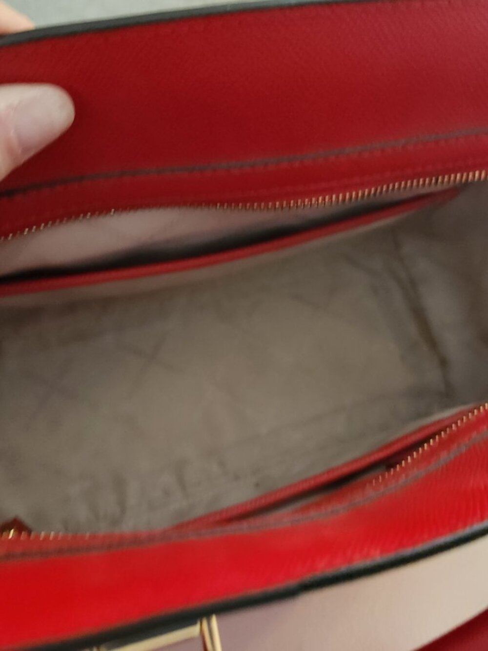 Like New Michael Kors Sylvia Red Leather Shoulder Bag & Wallet - Picture 10 of 16
